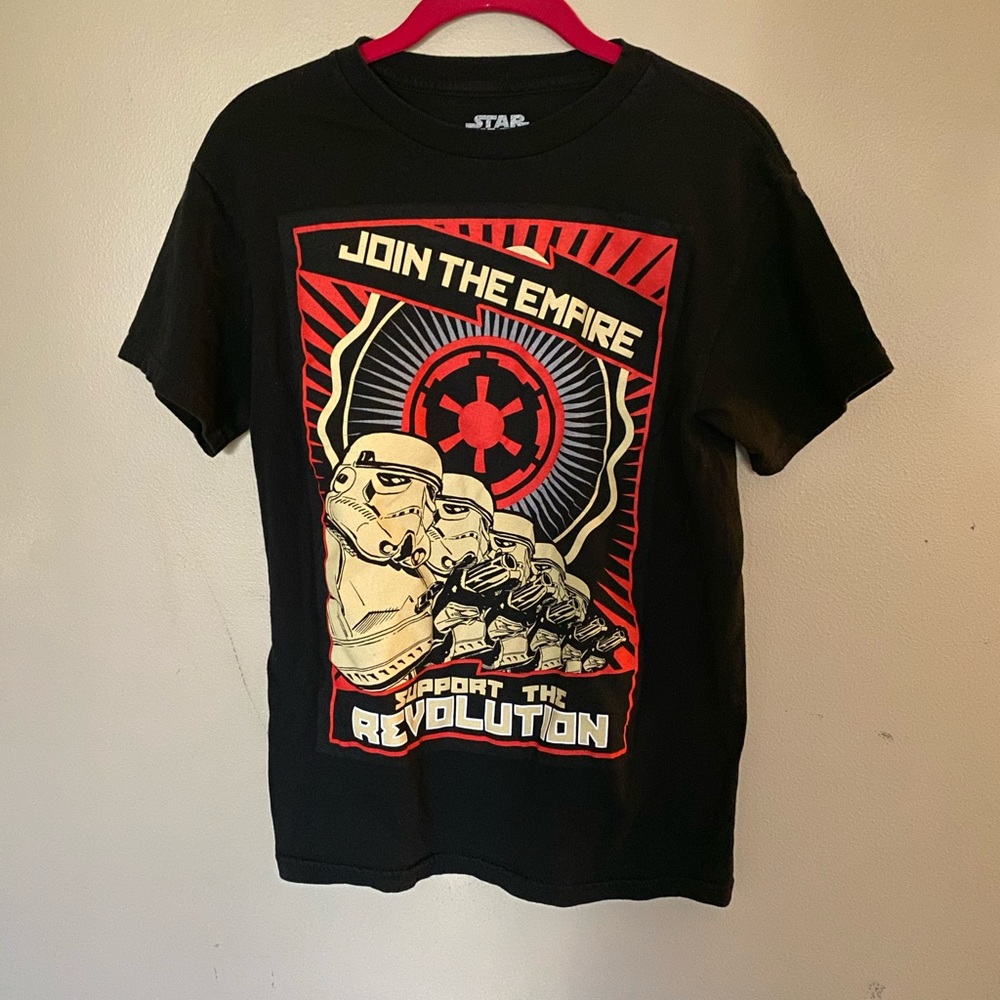 3/$30 Star Wars Empire Revolution Tee Shirt Small